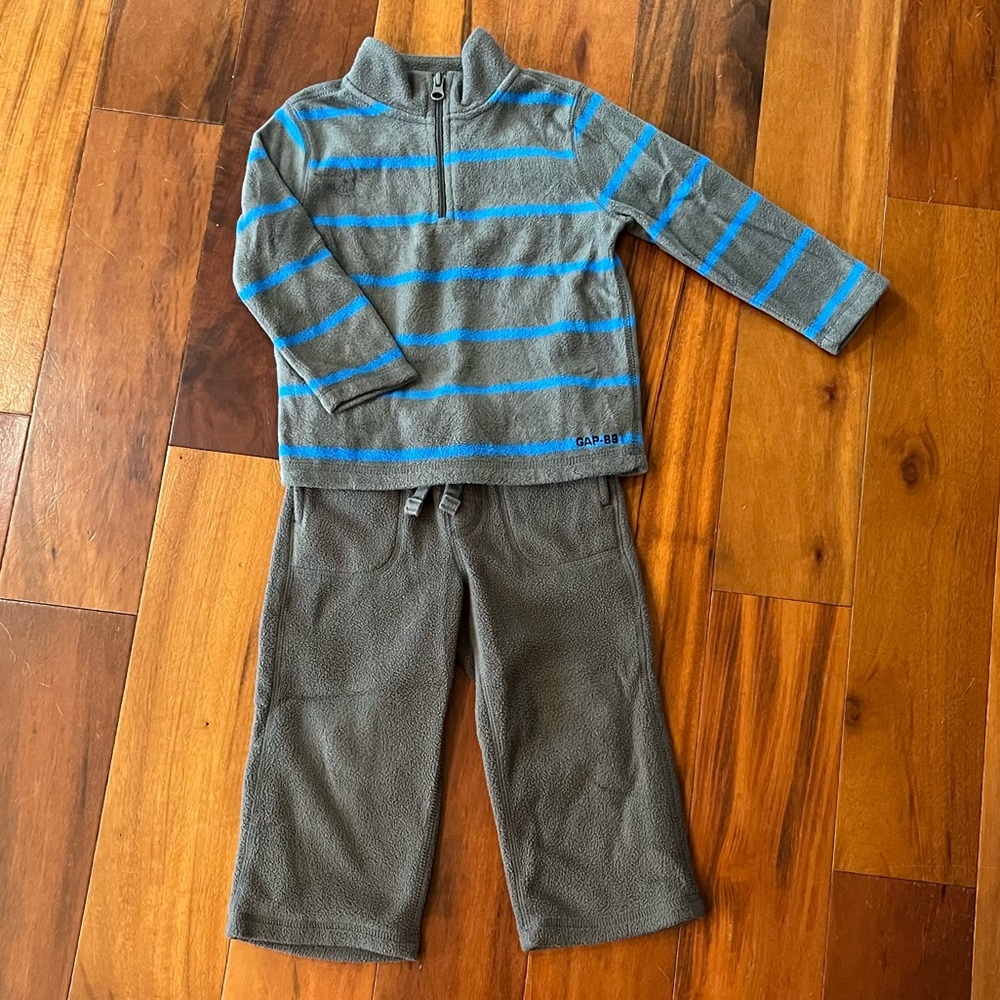 Baby GAP 2 piece fleece set